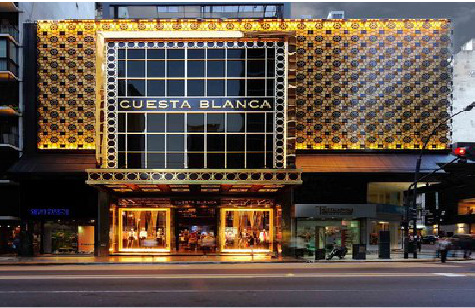 弥勒门头设计与商业空间的纽带。