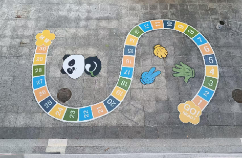 弥勒地面游戏彩绘